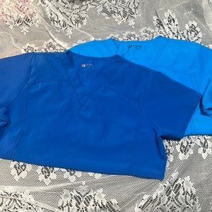 2 wonderwink scrub tops 4stretch X-Large and 2 X-Large bottoms